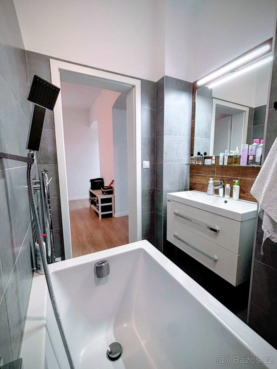 Prodej byt - Cheb, 350 02