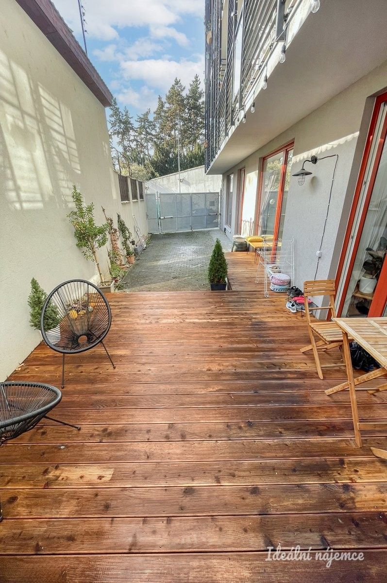 Pronájem byt 2+kk - Smolenská, Praha, 48 m²