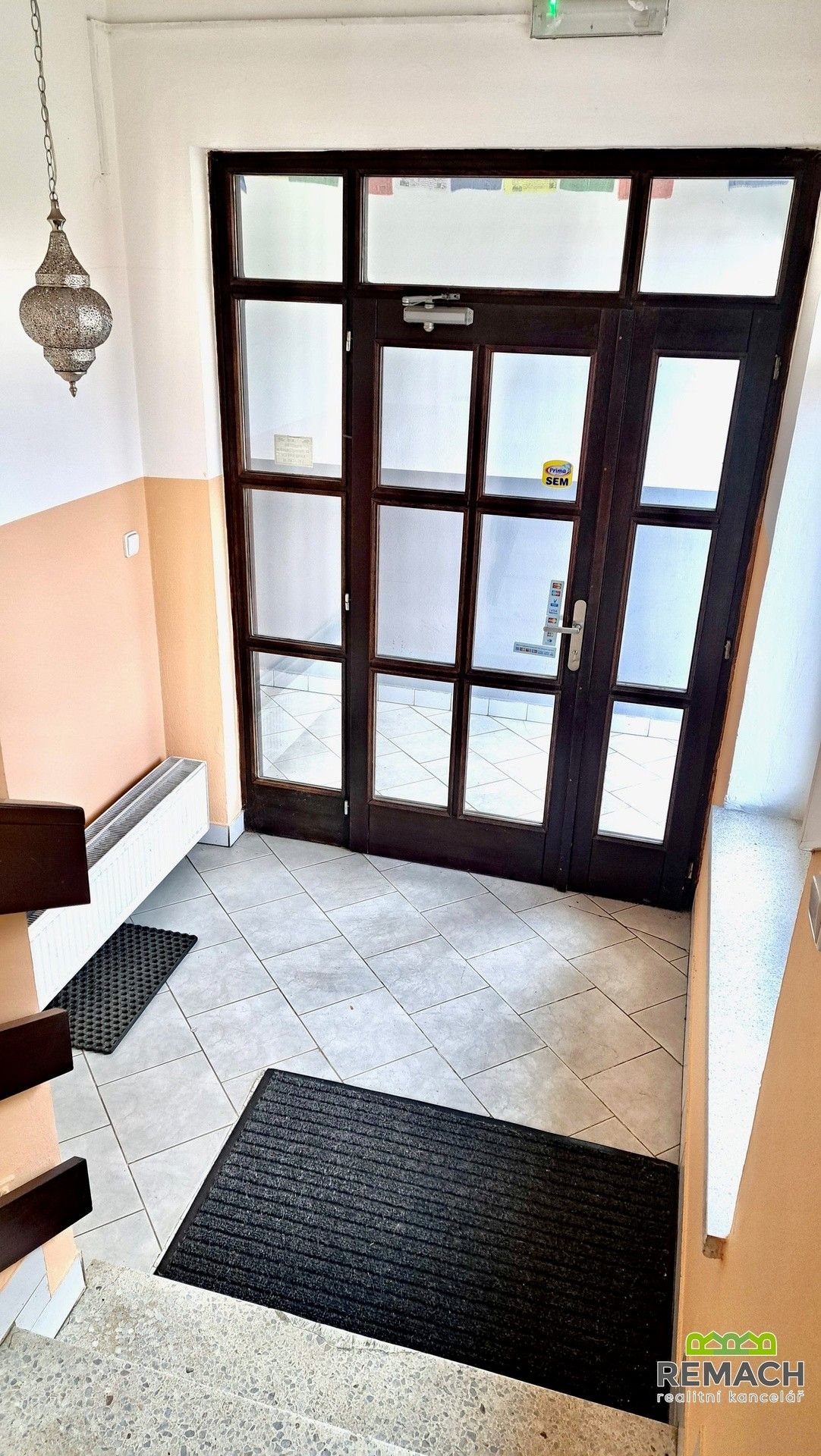 Restaurace · 197 m² · V Grni, Kunovice - 4