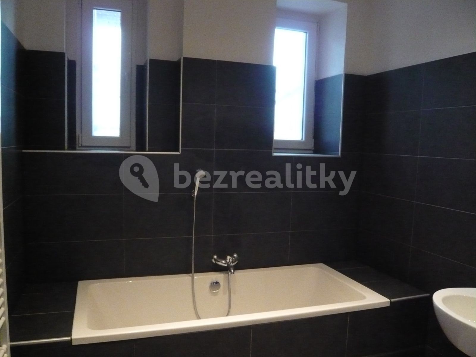 2+1, Karla IV., Ústí nad Labem - Střekov, Ústecký kraj, 63 m²
