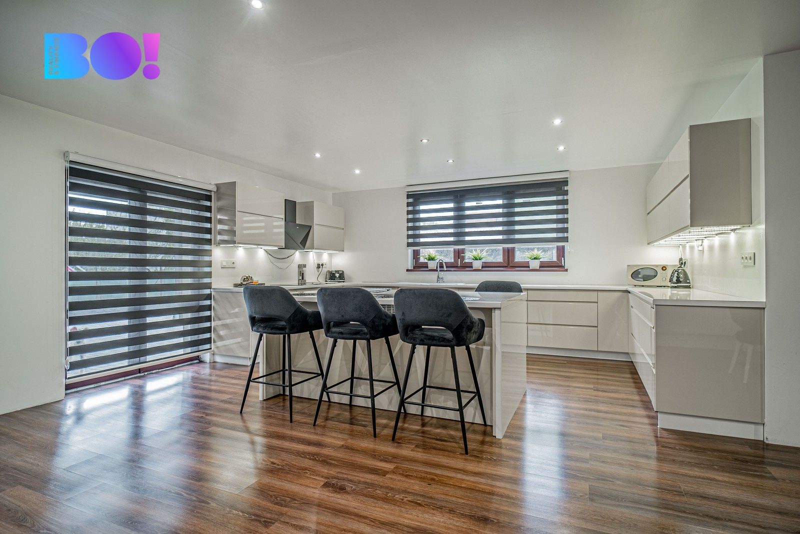 Prodej rodinný dům - Kyselovice, 290 m²