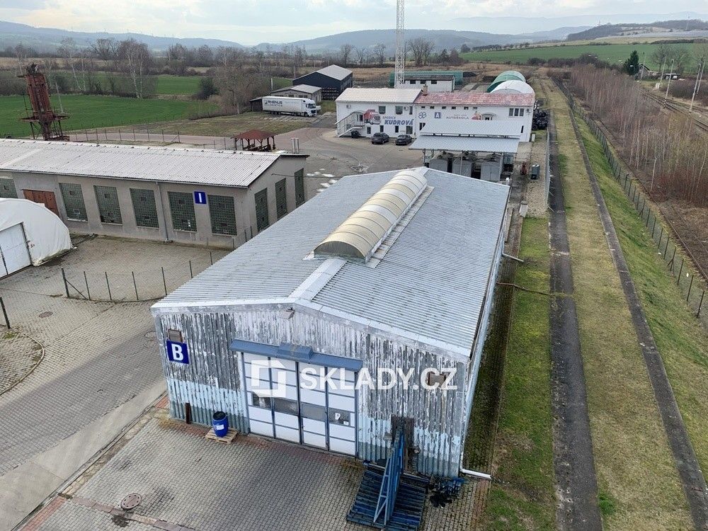 Sklady, Žalany, 350 m²