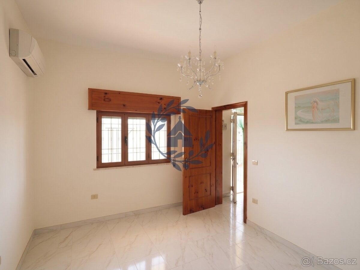 Prodej rodinný dům - 987 66, Zahraničí - 5