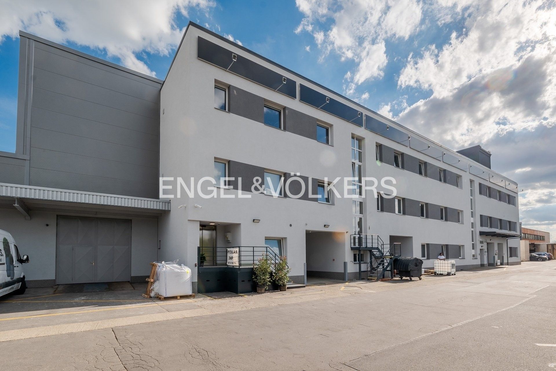 Pronájem kancelář - Radiová 1122, Praha Hostivař, 89 m² - 2