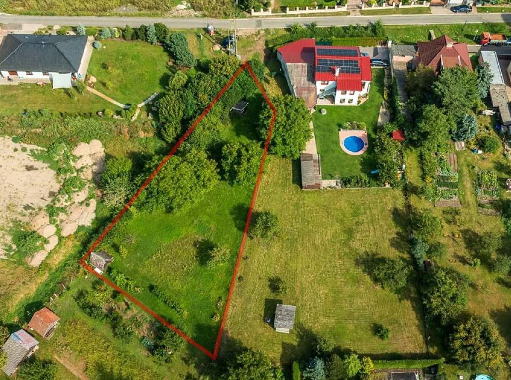 Zahrady, Dašice v Čechách, 533 03 - 1