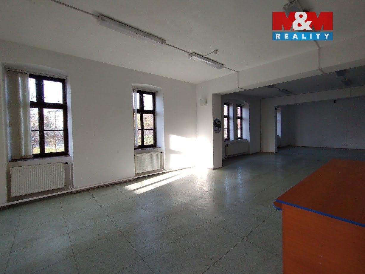 Pronájem obchodní prostory - Dolní brána, Nový Jičín, 400 m²
