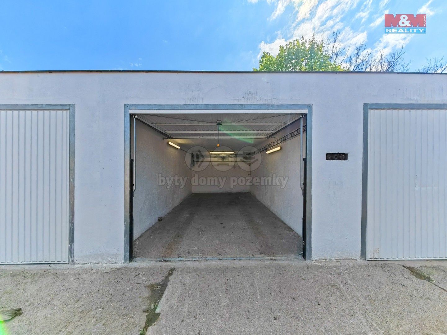 Pronájem garáž - Beskydy, 18 m²
