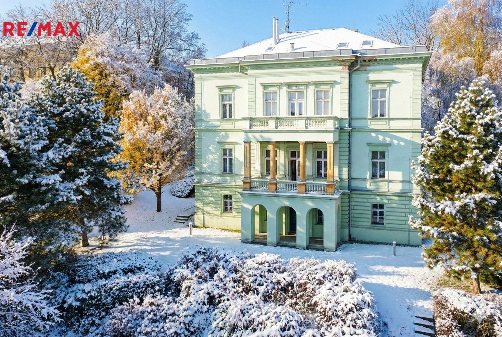 Vily, U Odborů, Žatec, 683 m²