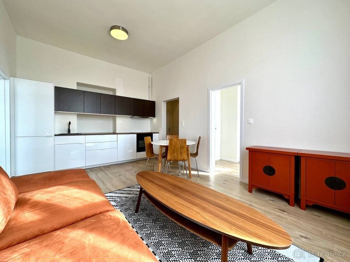 Byty, Praha, 180 00