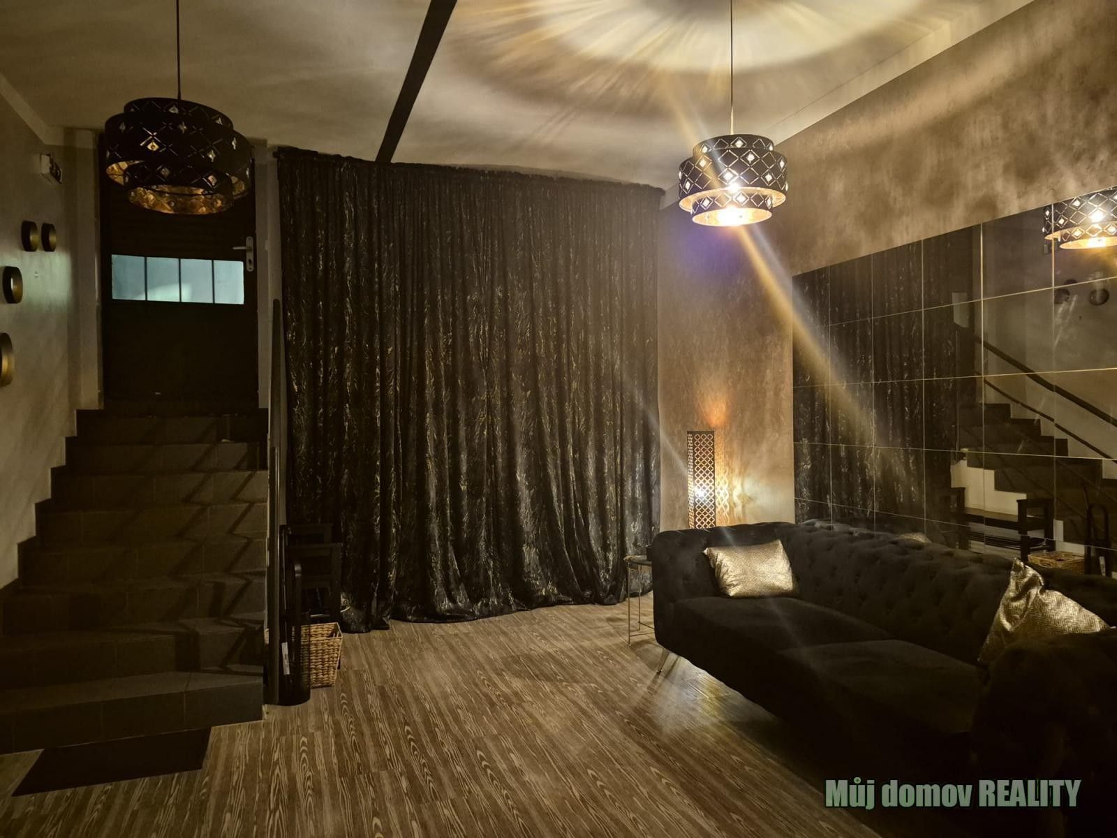 Obchodní prostory, Lužická, Praha, 150 m²