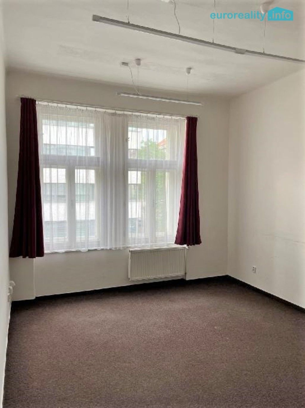 Pronájem kancelář - Domažlická, Praha, 22 m²