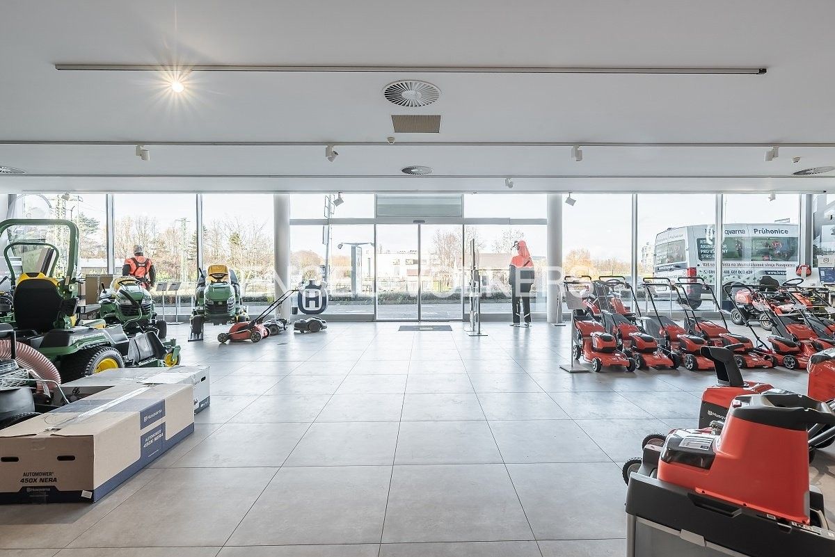 Pronájem obchodní prostory - V Oblouku, Průhonice, 299 m²