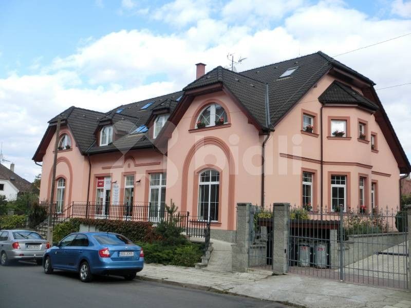 Obchodní prostory, Na Valech, Chrudim, 150 m²