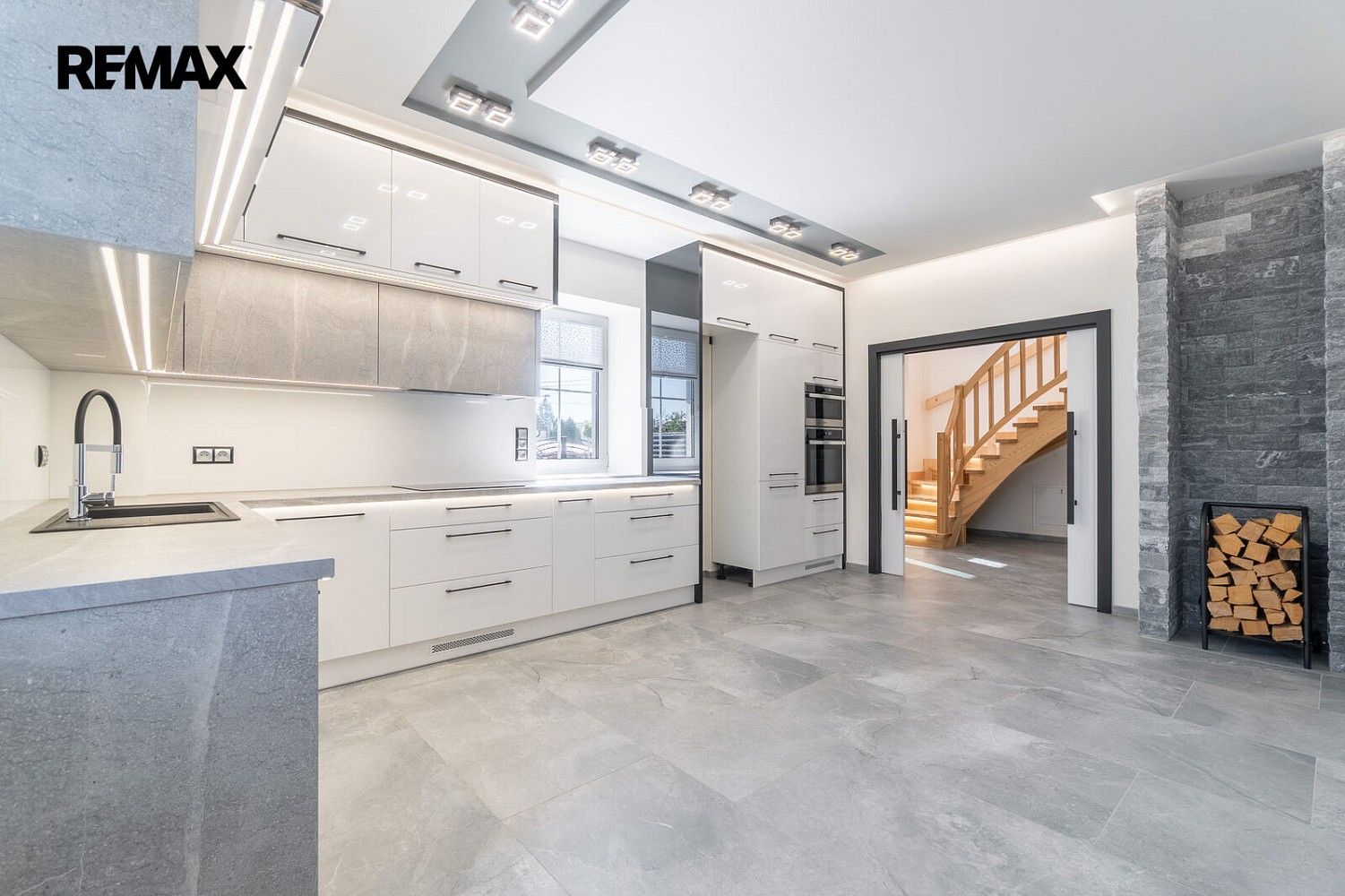 Pronájem byt 4+kk - Hrabek, Ostrava - Plesná, 214 m² - 5