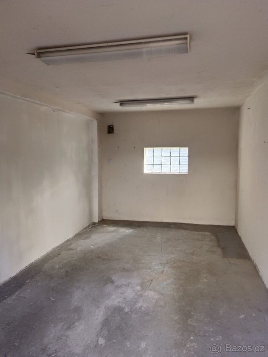 Garáže, Děčín, 405 02