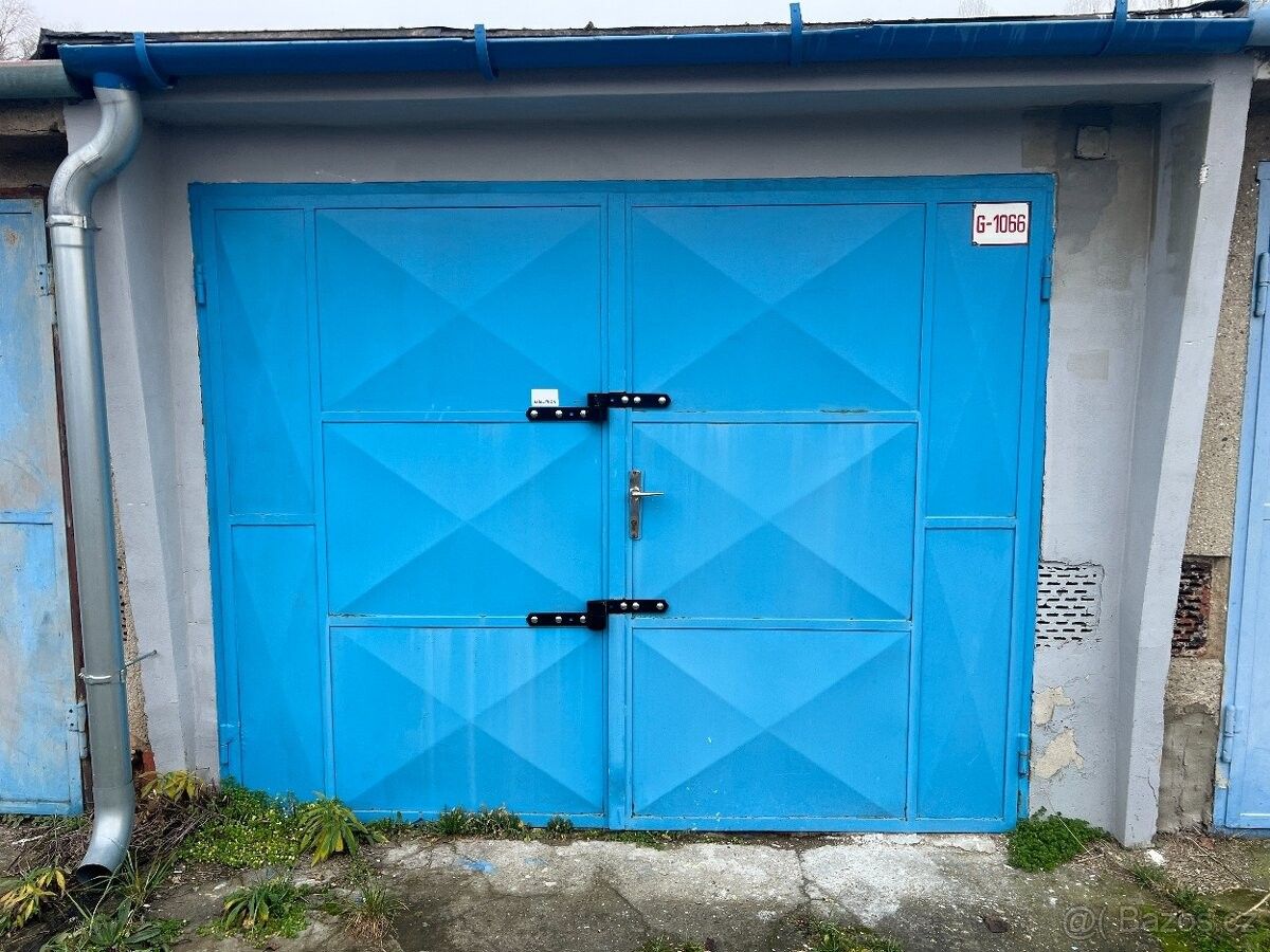 Garáže, Hodonín, 695 01