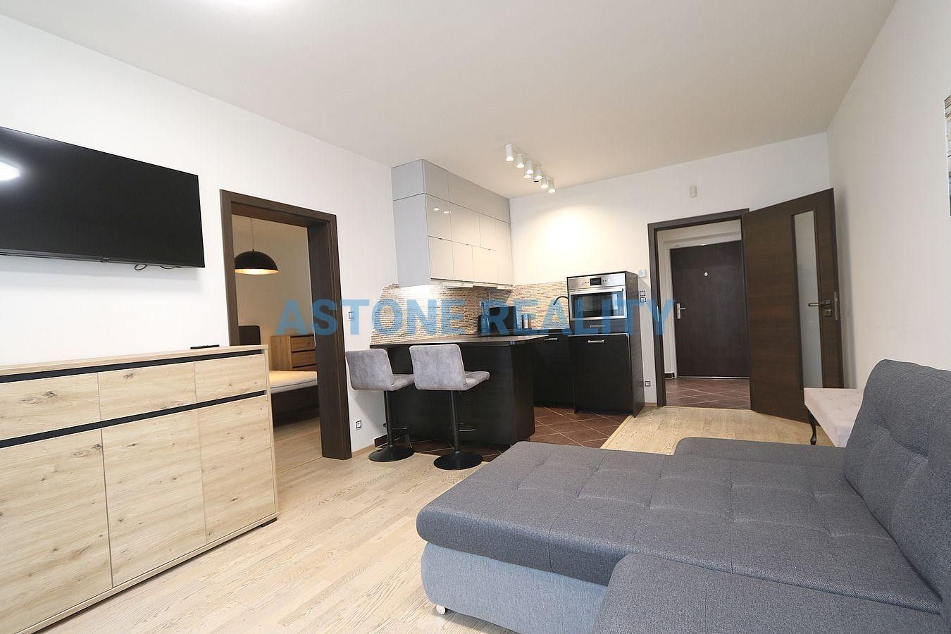Pronájem byt 2+kk - Olšanská  , Praha, 59 m²
