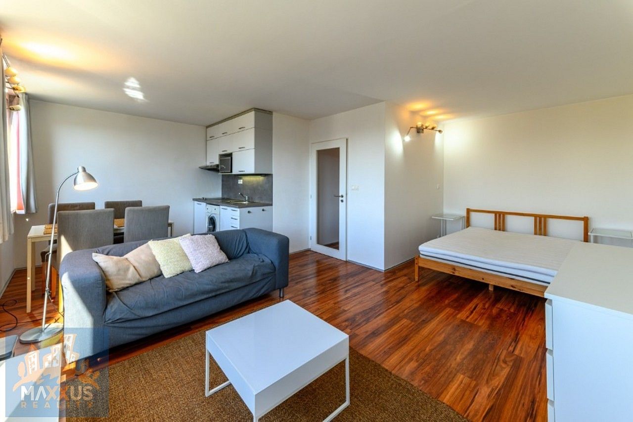 1+kk, Molákova, Praha 8 - Karlín, 37 m² - 1