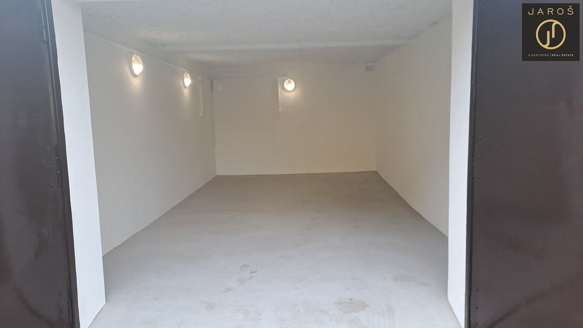 Garáže, Boženy Němcové, Karlovy Vary, 25 m²