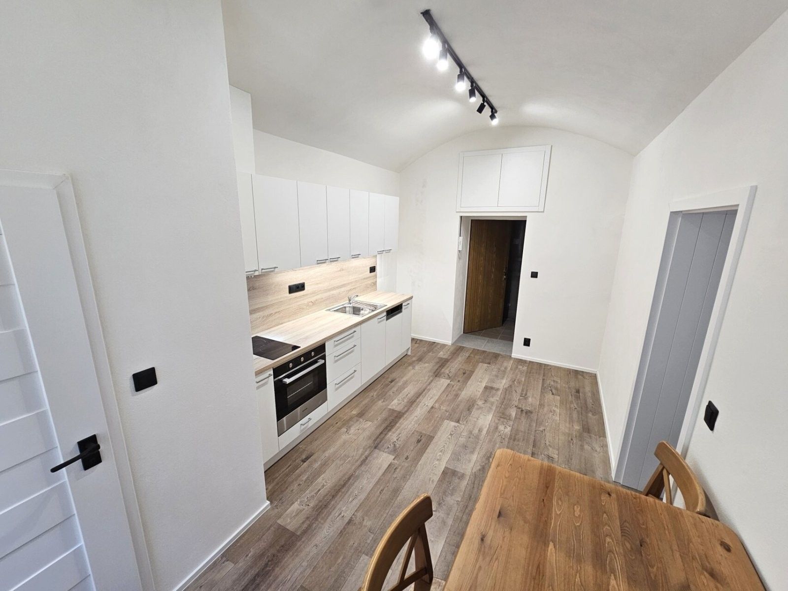 1+1, Mánesova, Praha, 35 m² - 2