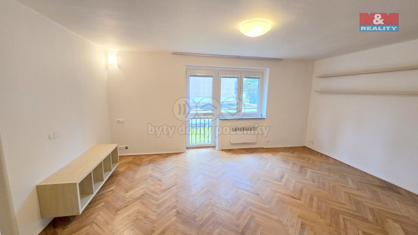 Pronájem byt 2+1 - Kvapilova, Praha, 58 m²