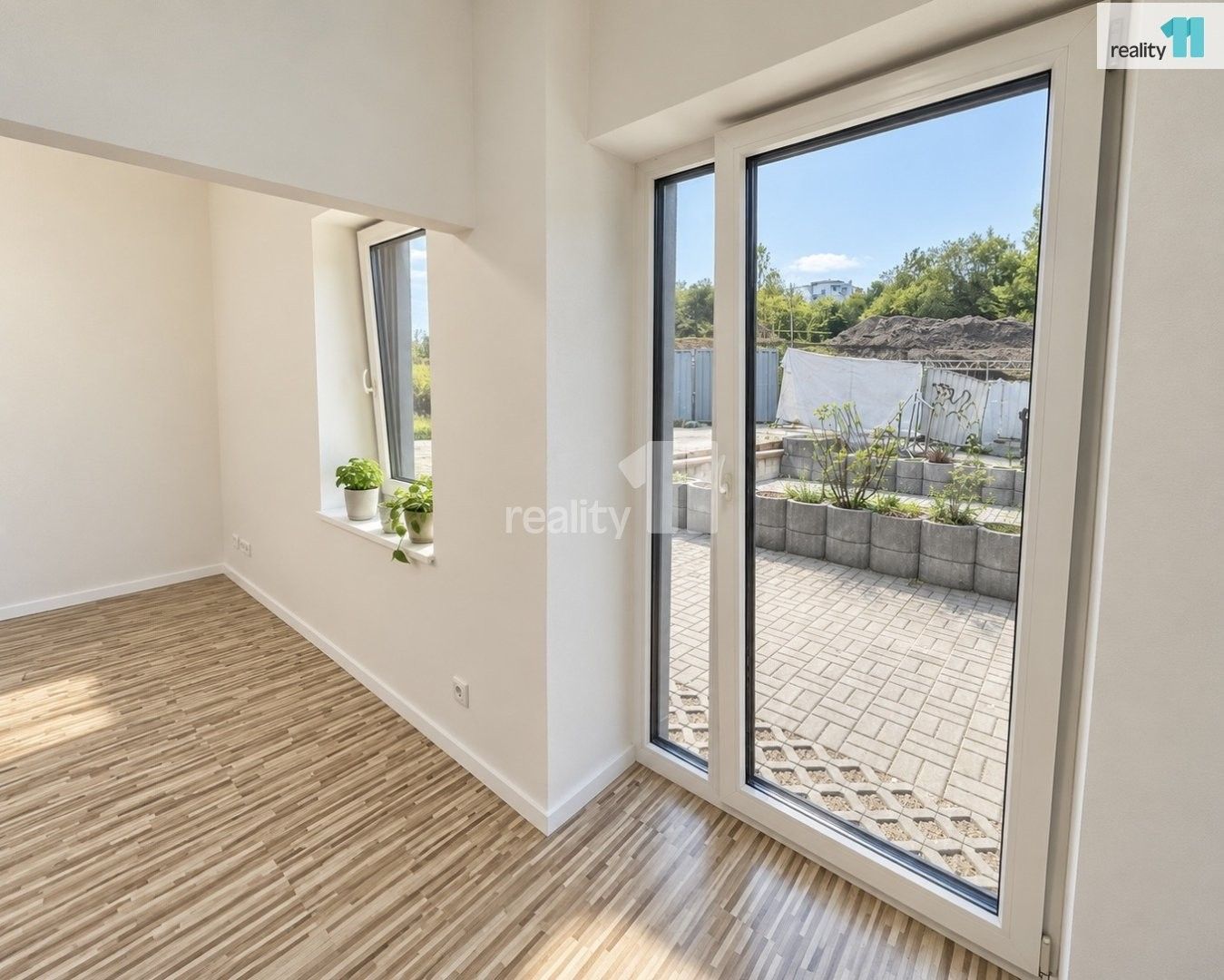 Pronájem byt 1+kk - Českobrodská, Praha, 28 m² - 5