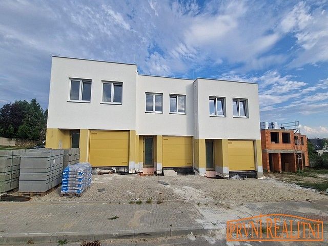 Rodinné domy, Třešňová, Uherský Brod, okres Uherské Hradiště, 128 m² - 1