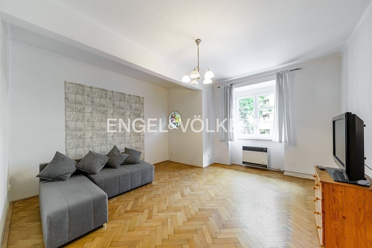 Pronájem byt 2+1 - Lucemburská , Praha, 60 m²