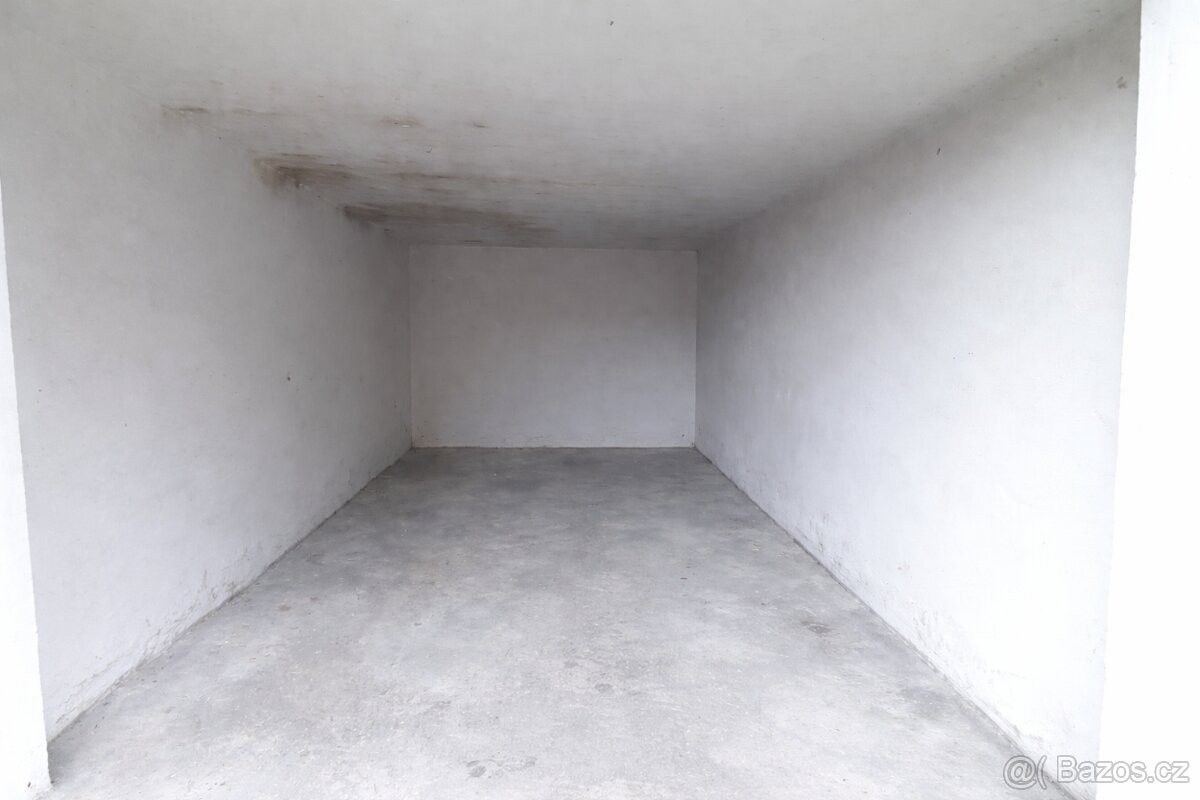 Pronájem garáž - Kostelec nad Labem, 277 13