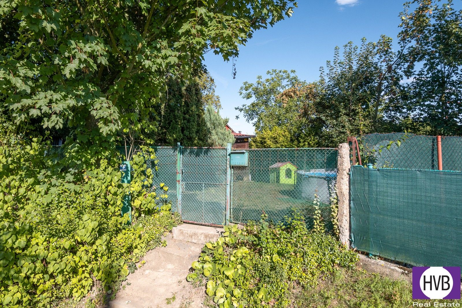 Zahrady, Praskolesy, 318 m² - 1
