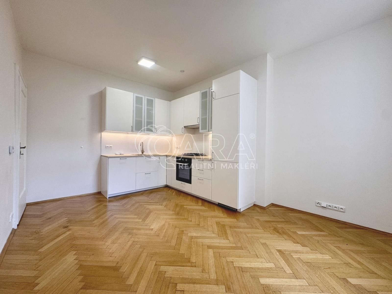 2+kk, náměstí Interbrigády  , Praha, 41 m² - 2