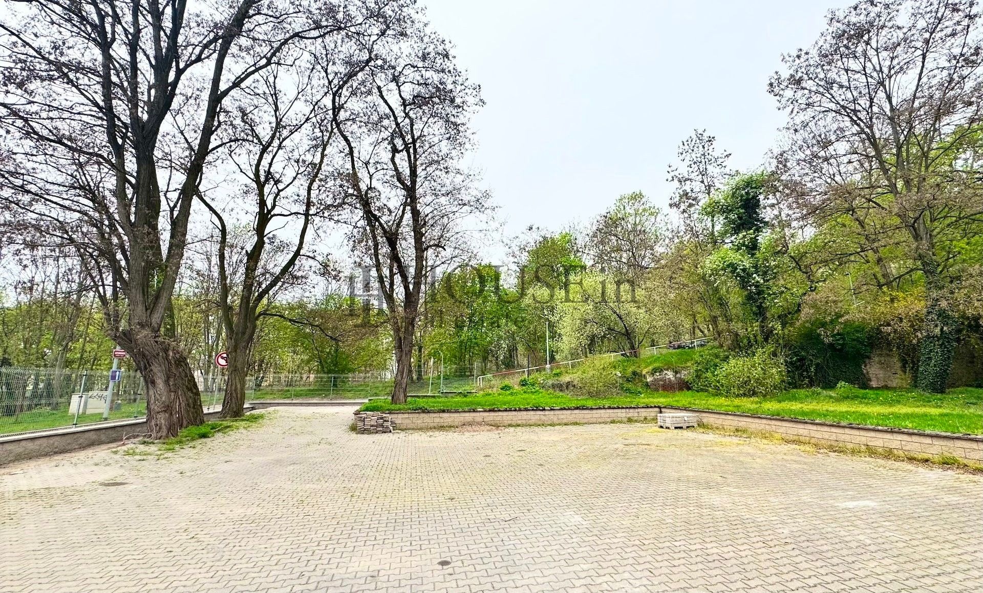 Pronájem garáž - Jandova, Praha, 12 m²