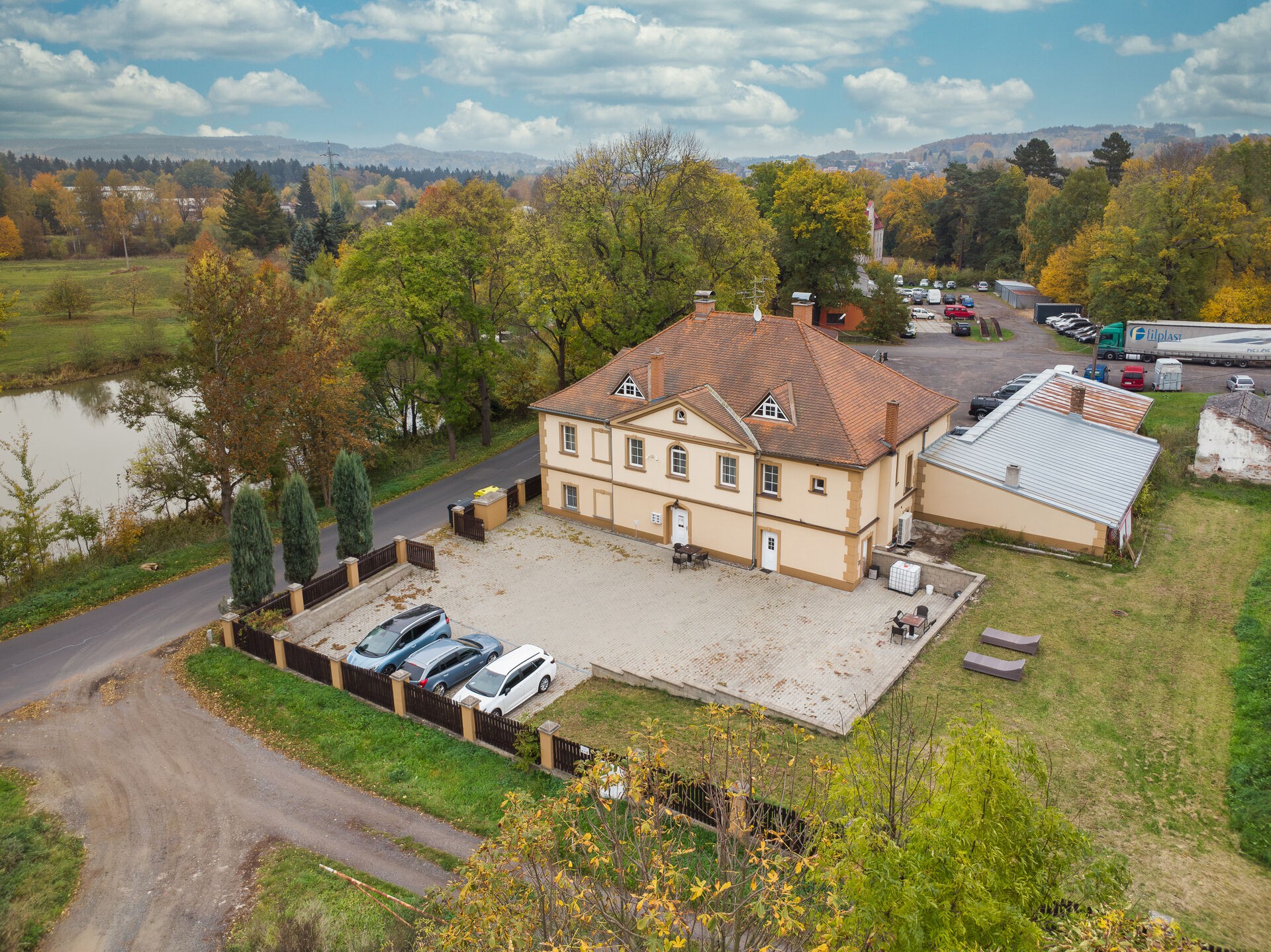 Ubytovací zařízení · 444 m² · Hlavní, Dalovice - 3