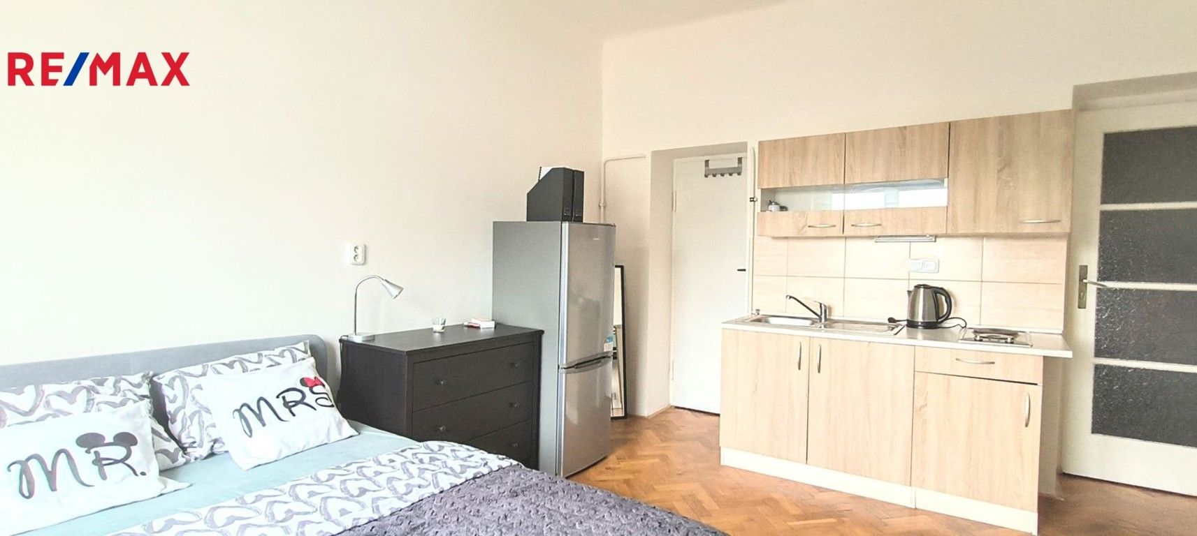 Pronájem byt 1+kk - Hvězdova, Praha, 21 m²
