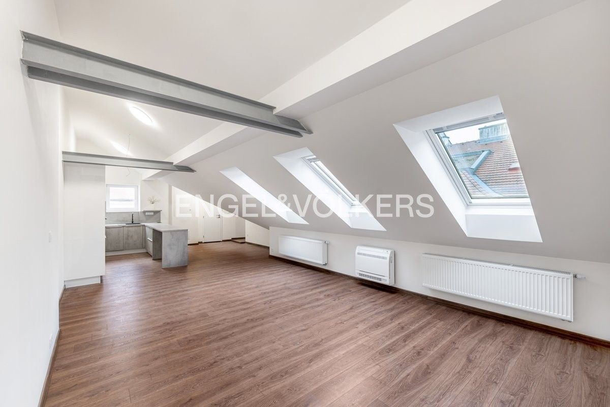 2+kk, Soukenická, Praha, 74 m²