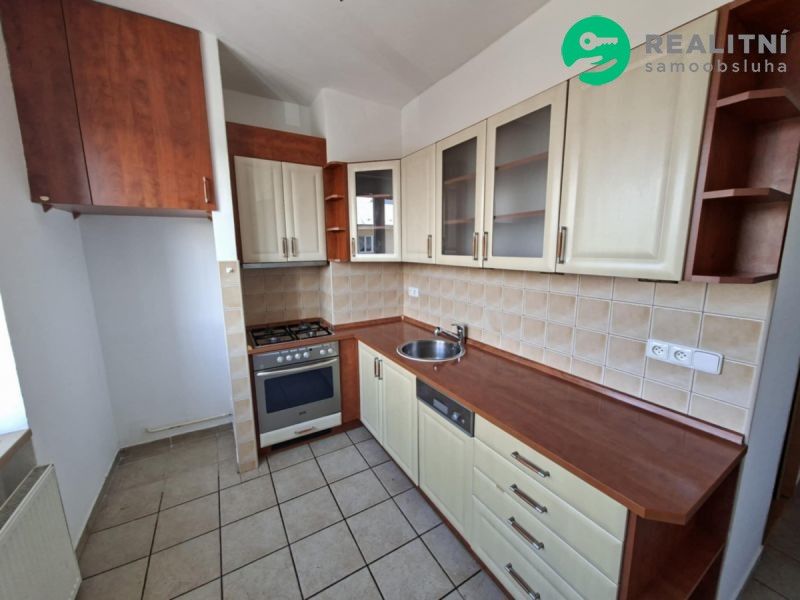 2+1, 5. května, Plesná, 56 m²