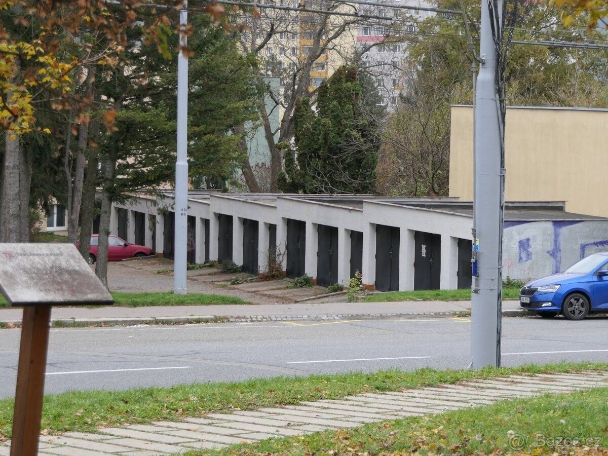 Garáže, Brno, 616 00