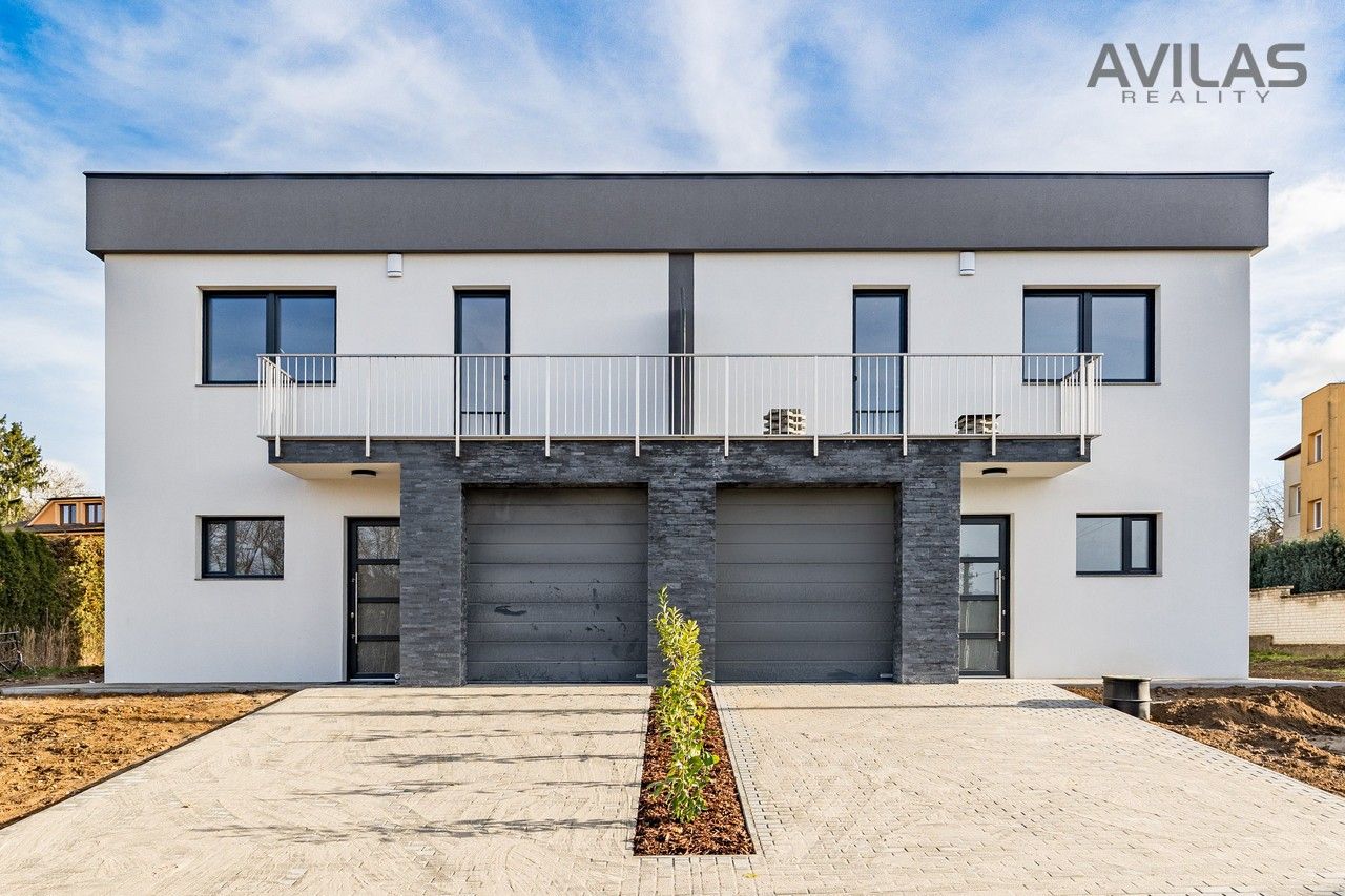 Rodinné domy, Na okraji, Čerčany, 183 m²