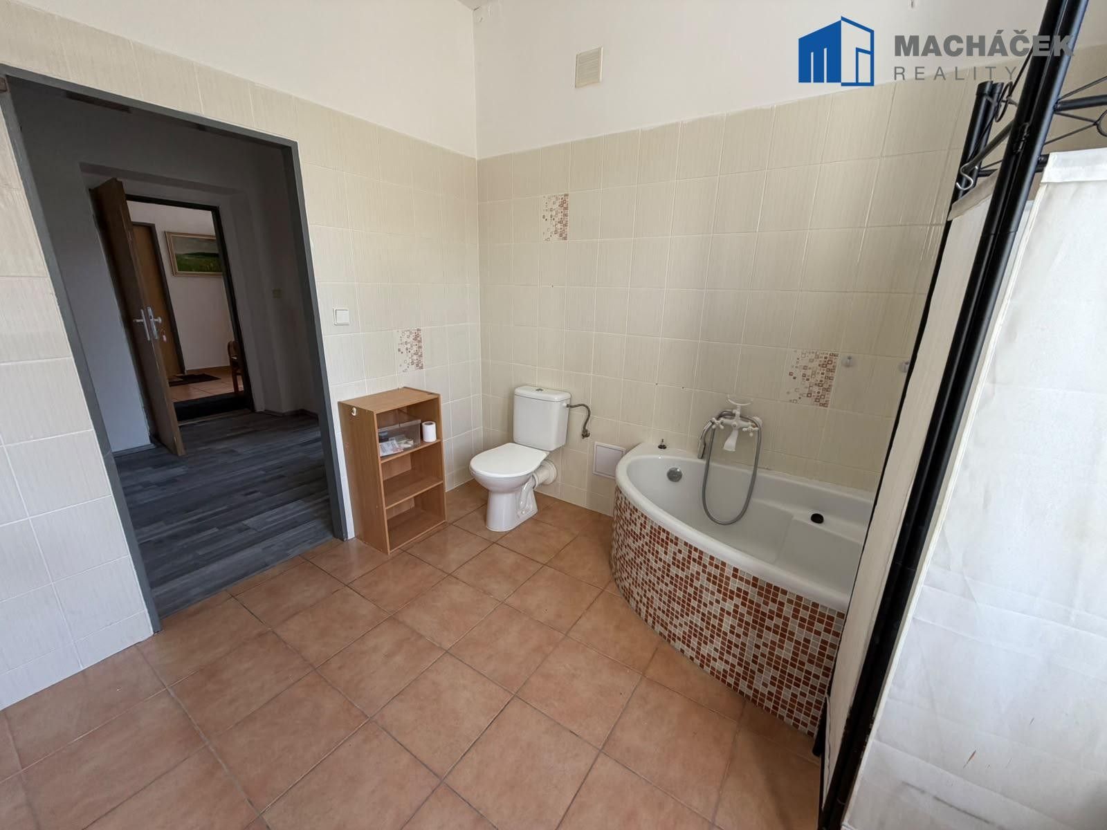 Byt 2+1 · 78 m² · Mariánské náměstí, Krupka Bohosudov - 3
