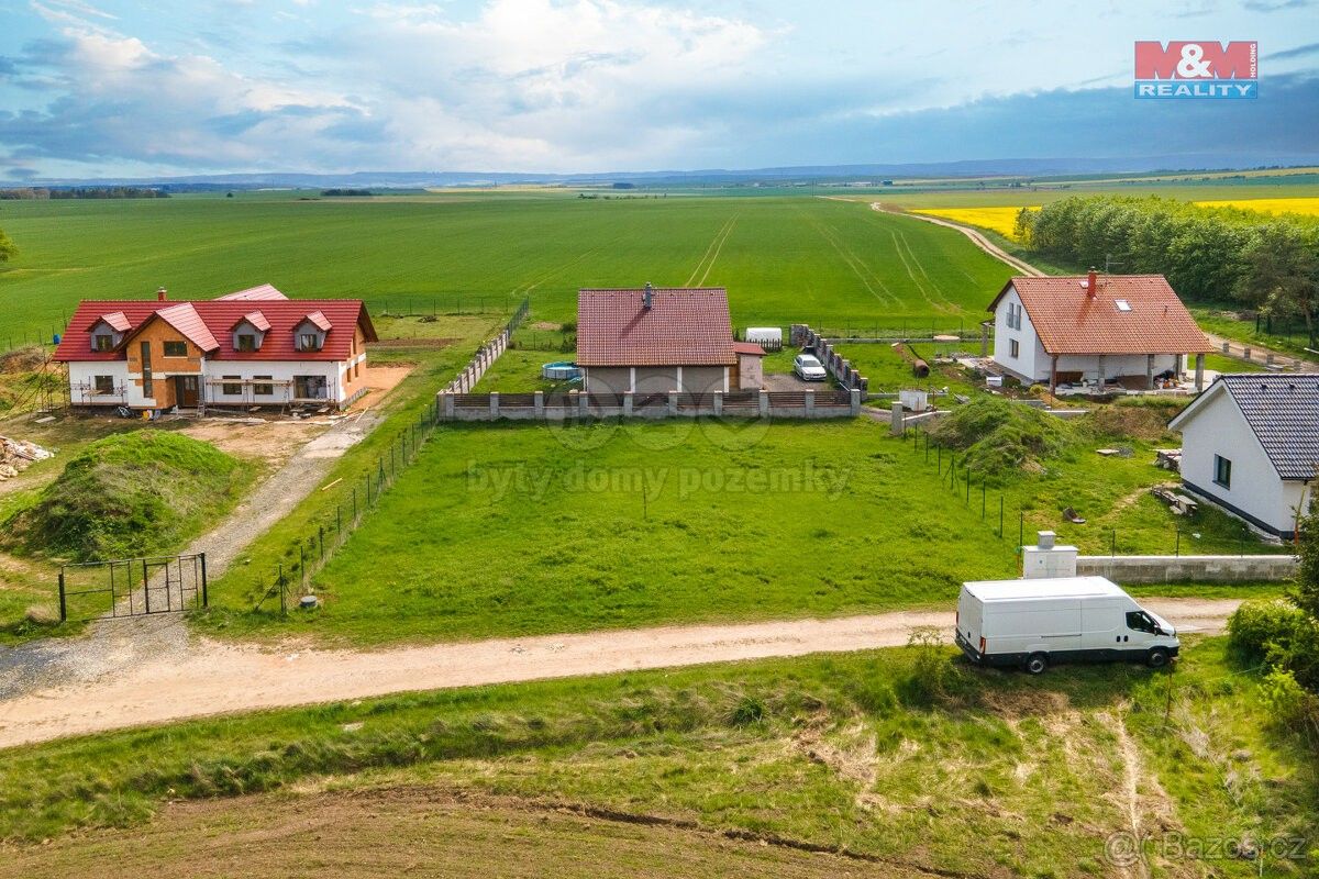 Prodej pozemek - Hořesedly, 270 04, 895 m²