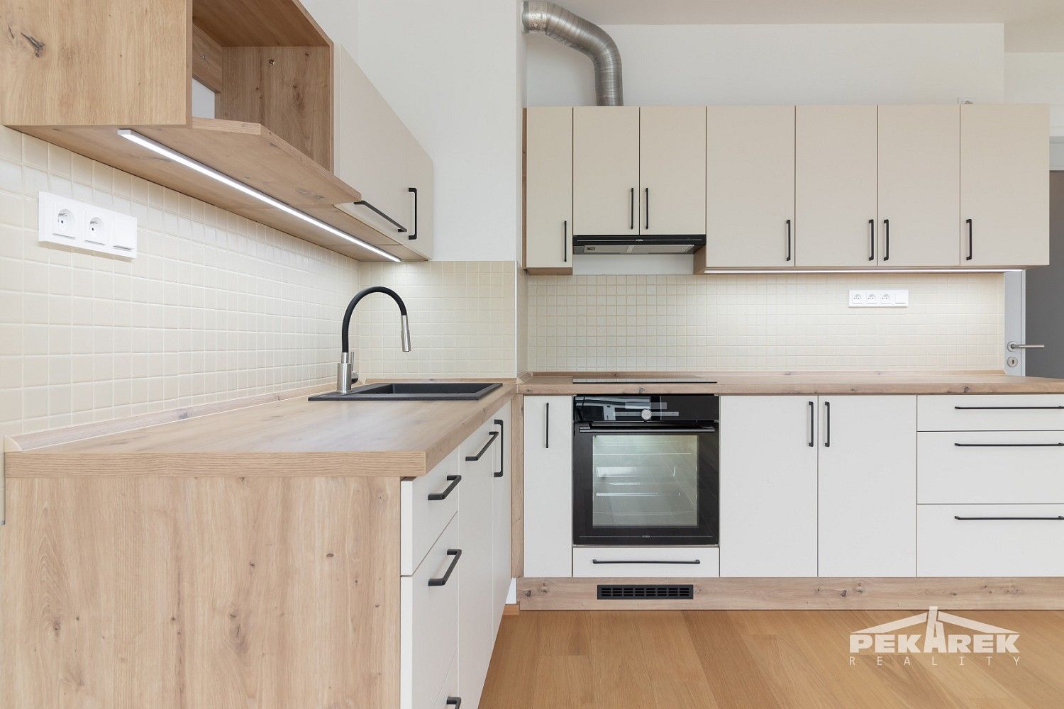 Byt 2+kk · 51 m² · Praha - Dolní Chabry, okres Praha 8, Hlavní město Praha - 3