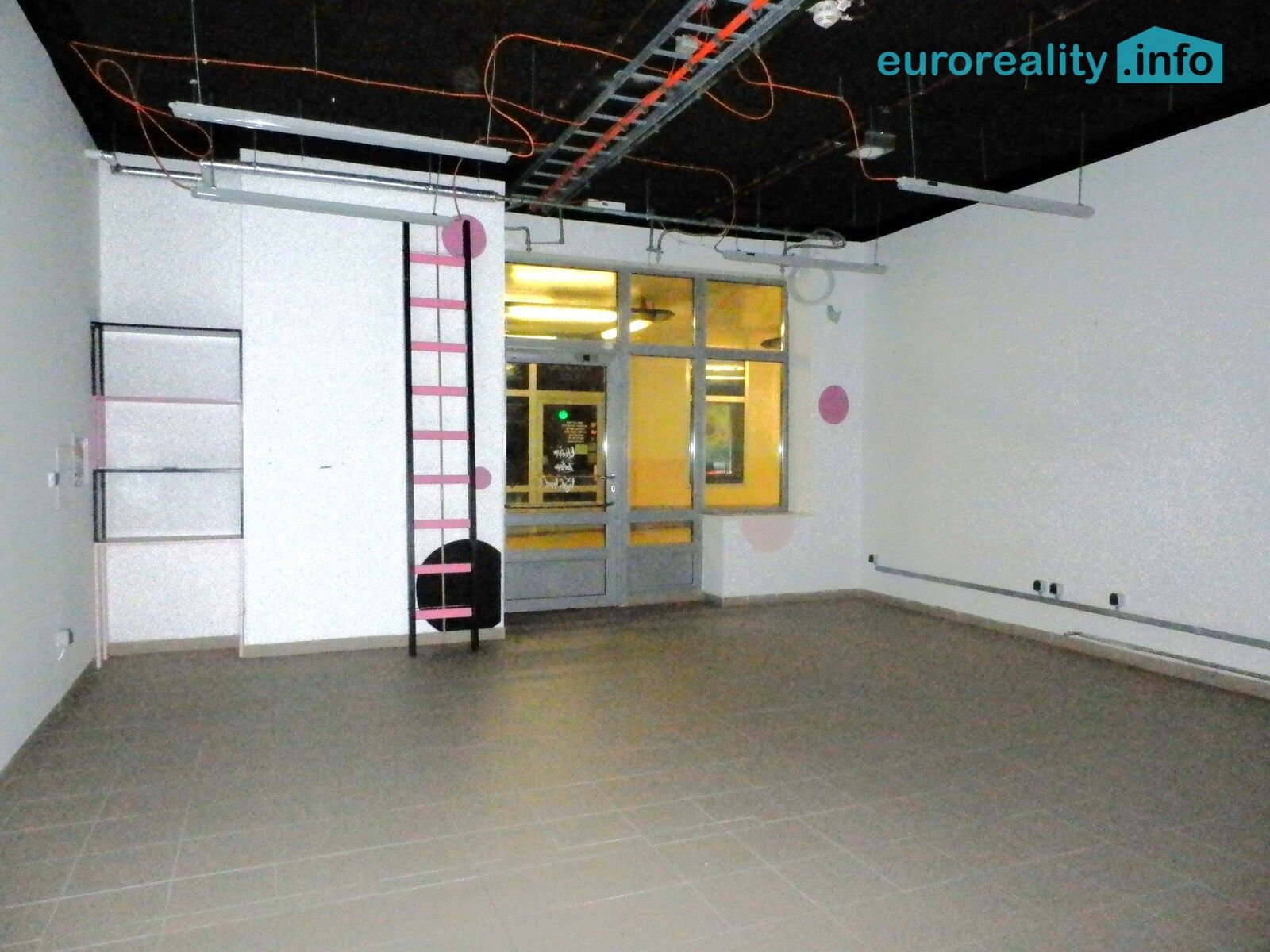 Obchodní prostory · 51 m² · Praha - 4