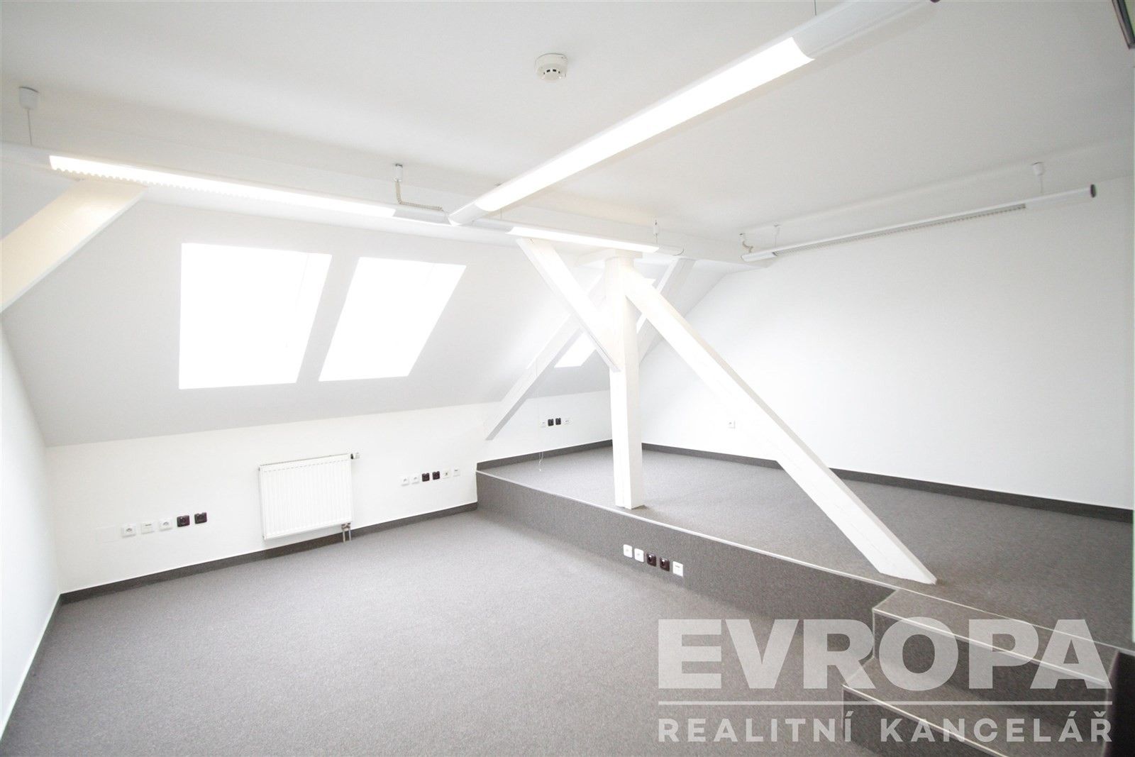 Pronájem kancelář - Revoluční, Praha, 26 m²