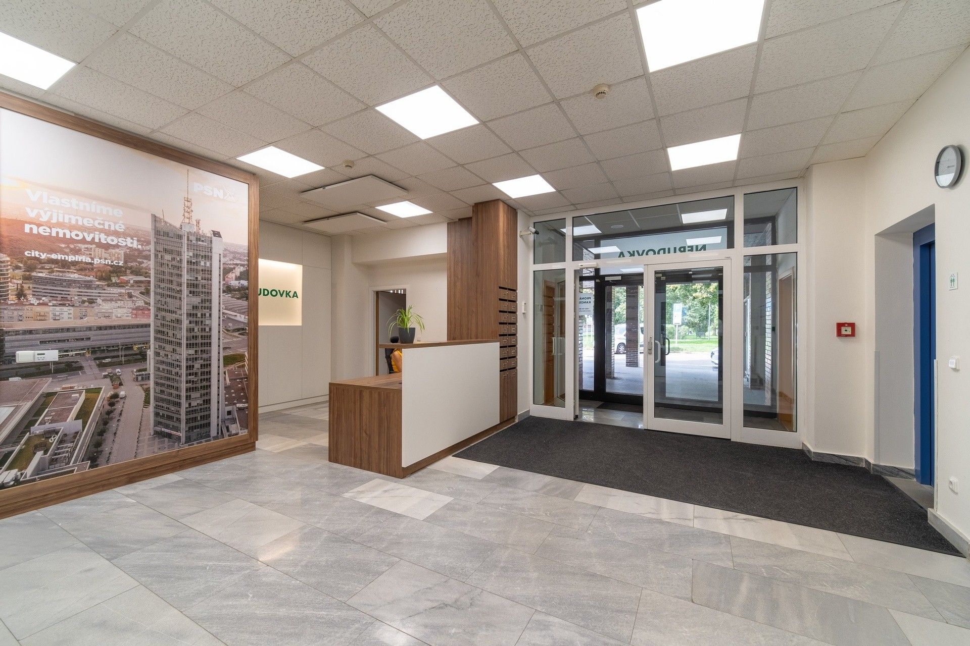 Pronájem kancelář - Nerudova 18, Hradec Králové, 300 m²