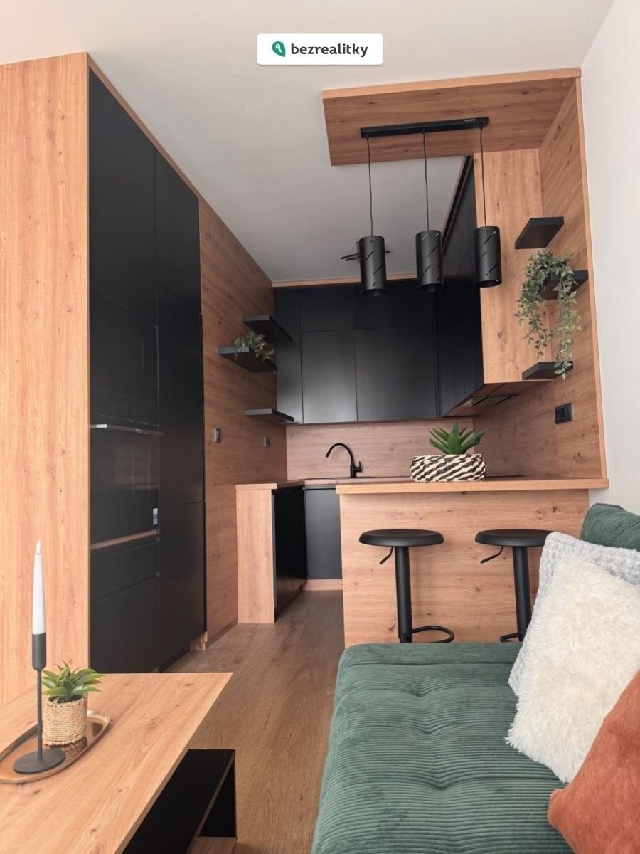 2+kk, Milánská, Praha, 57 m²