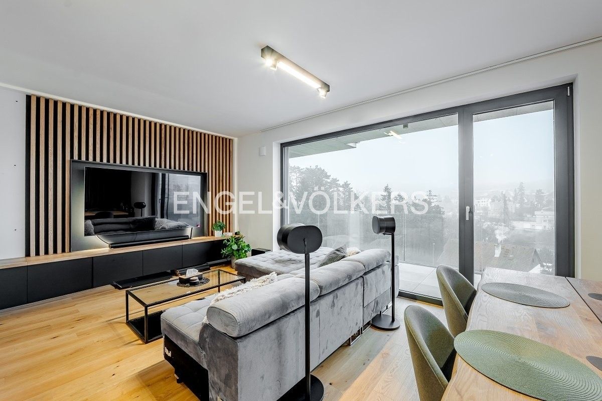 3+kk, U Lesoparku 1439, Praha, 93 m²