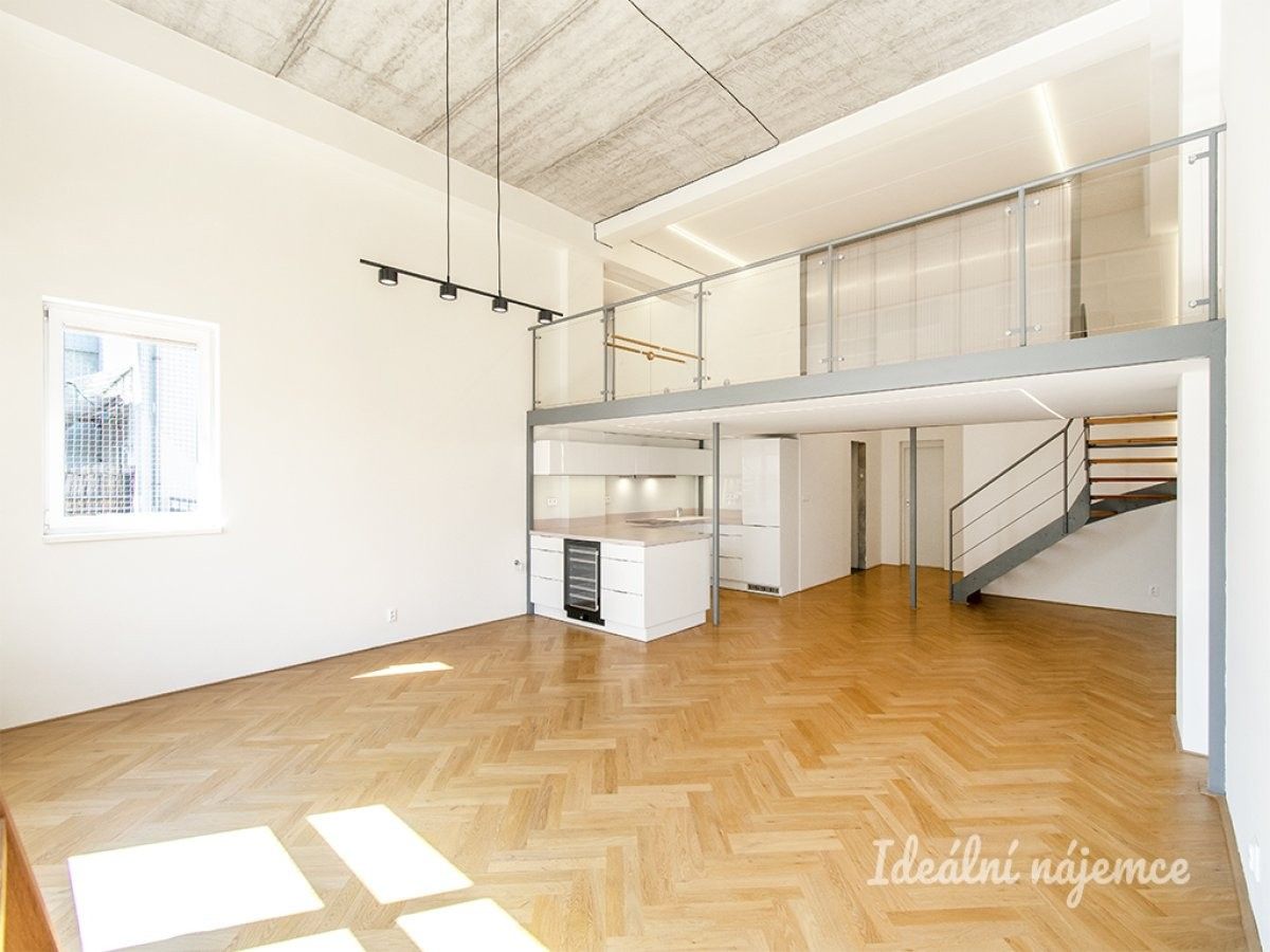 2+kk, U slatin, Praha, 74 m²
