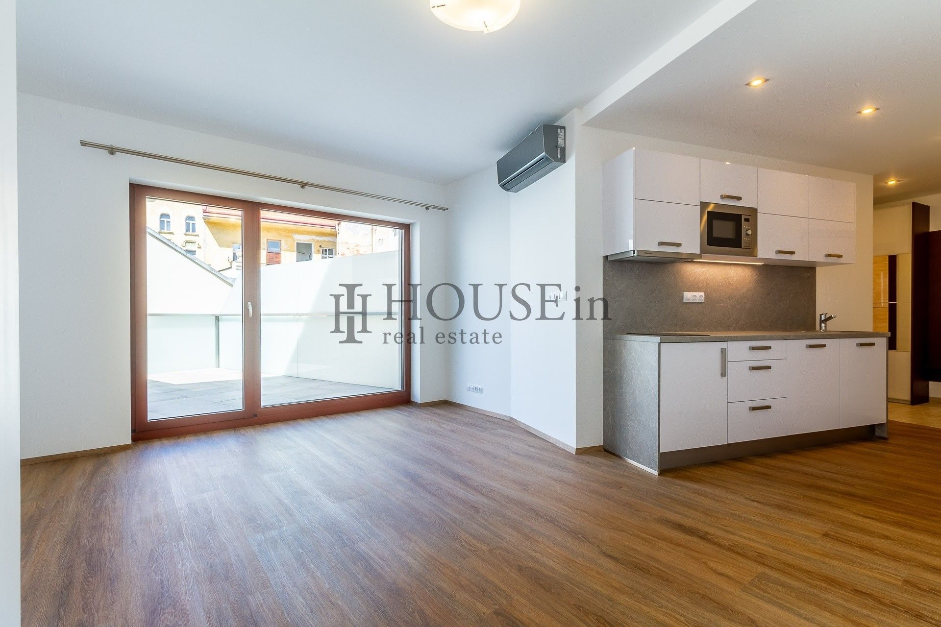 1+kk, Vyšehradská, Praha, 33 m² - 2