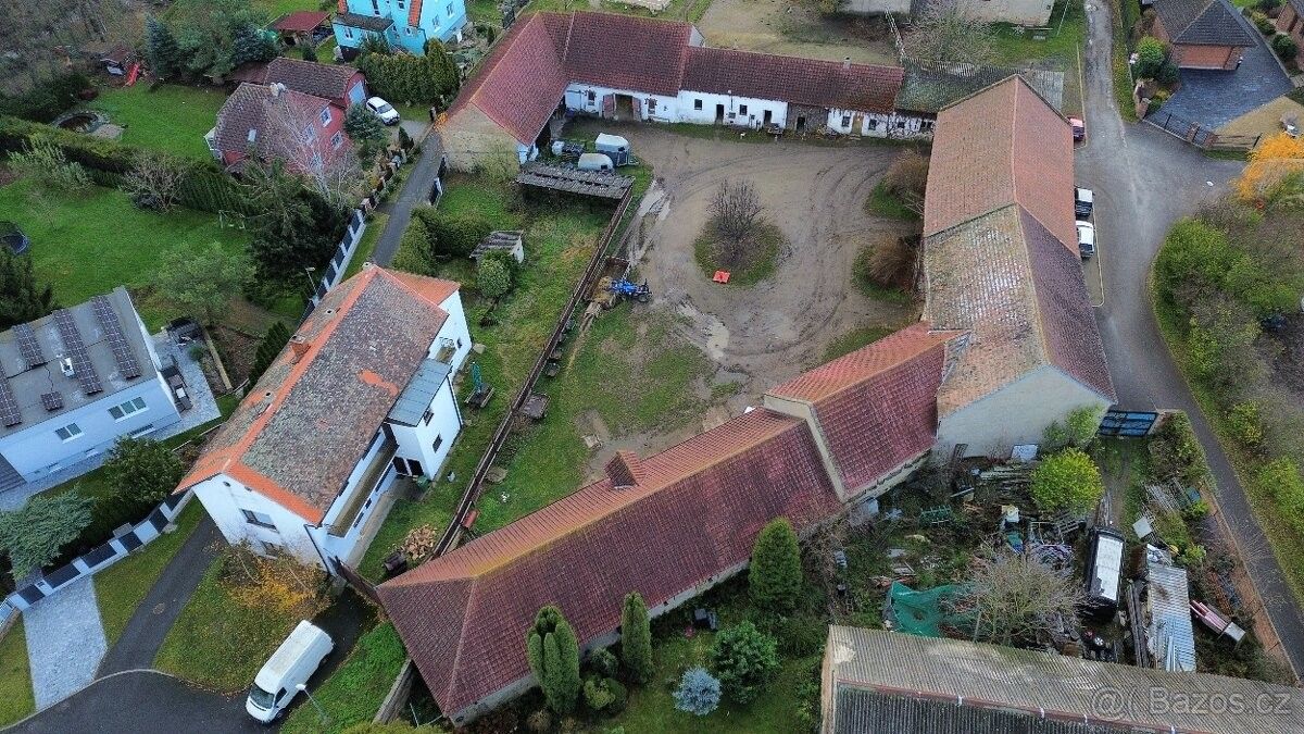 Zahrady, Straškov-Vodochody, 411 84