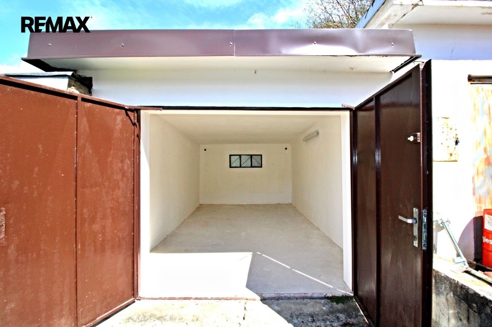 Garáže, Loučovice, 21 m² - 2